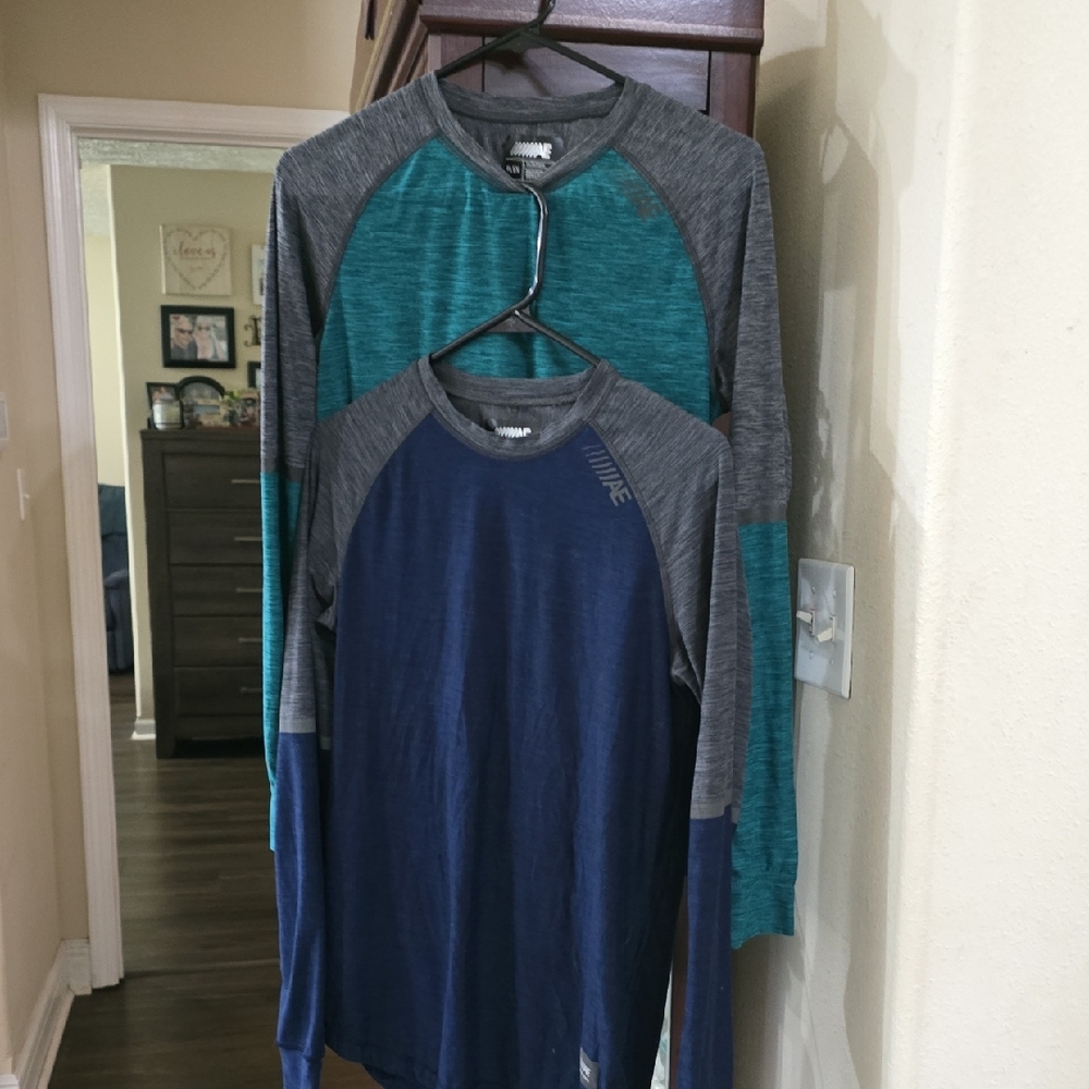 Men’s AE Gray and Teal Long Sleeve Shirts(2)